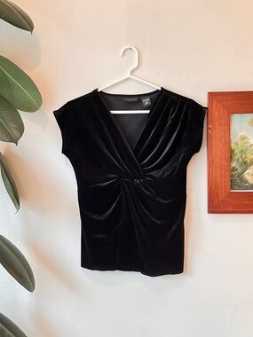 New York & Company stretch velvet v neck tee with front fold details size S